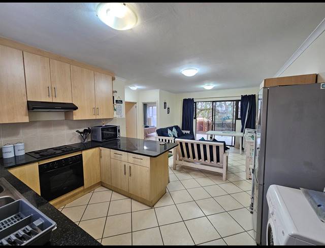 2 BEDROOM APARTMENT FOR SALE IN HARTENBOS CENTRAL
